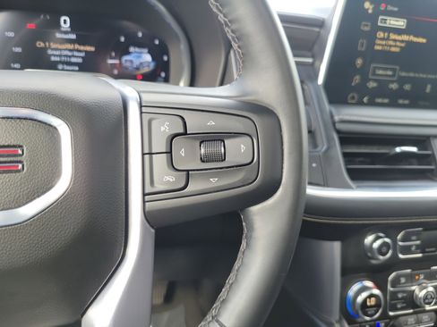 Used 2024 GMC Yukon XL SLT w/ SLT Premium Package RWD image 23