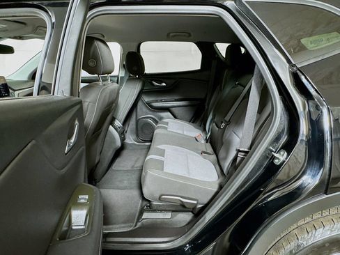 Certified 2025 Chevrolet Blazer LT FWD image 22