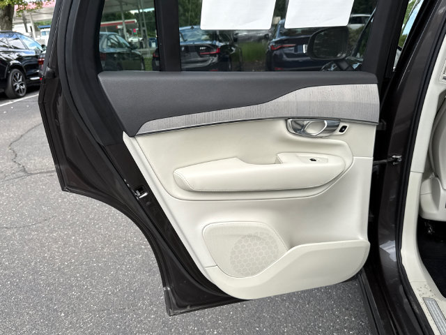 Certified 2025 Volvo XC90 T8 Plus w/ Protection Package AWD/4WD image 20