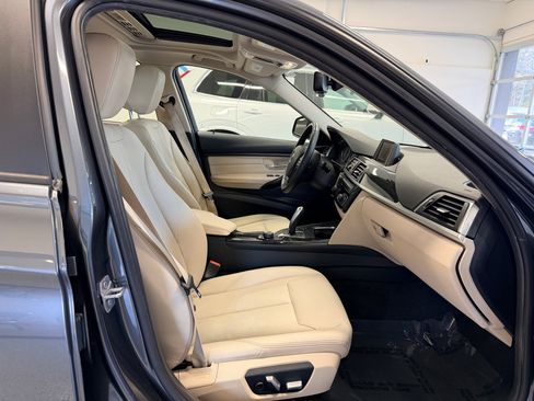 Used 2016 BMW 320i Sedan image 24