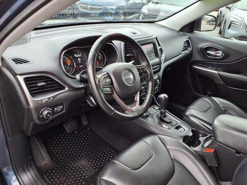 Certified 2019 Jeep Cherokee Latitude Plus w/ Cold Weather Group AWD/4WD image 13