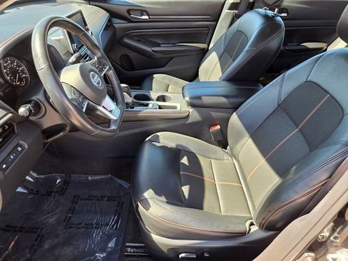 Used 2022 Nissan Altima 2.5 SR FWD image 10