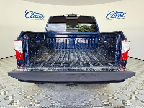 Used 2023 Nissan Titan SV RWD image 5