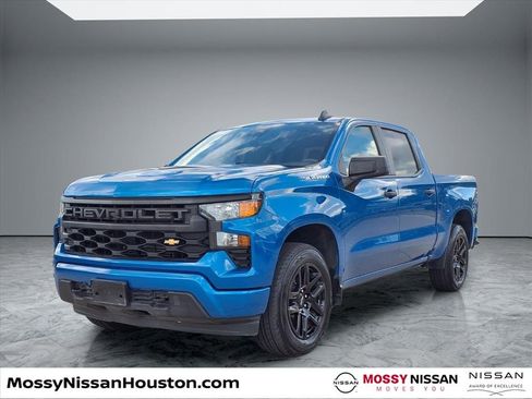 Used 2024 Chevrolet Silverado 1500 Custom image 4