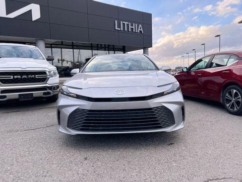 Used 2025 Toyota Camry LE image 29