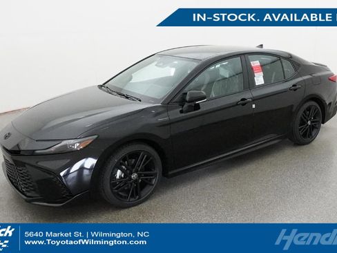 New 2026 Toyota Camry Hybrid image 1