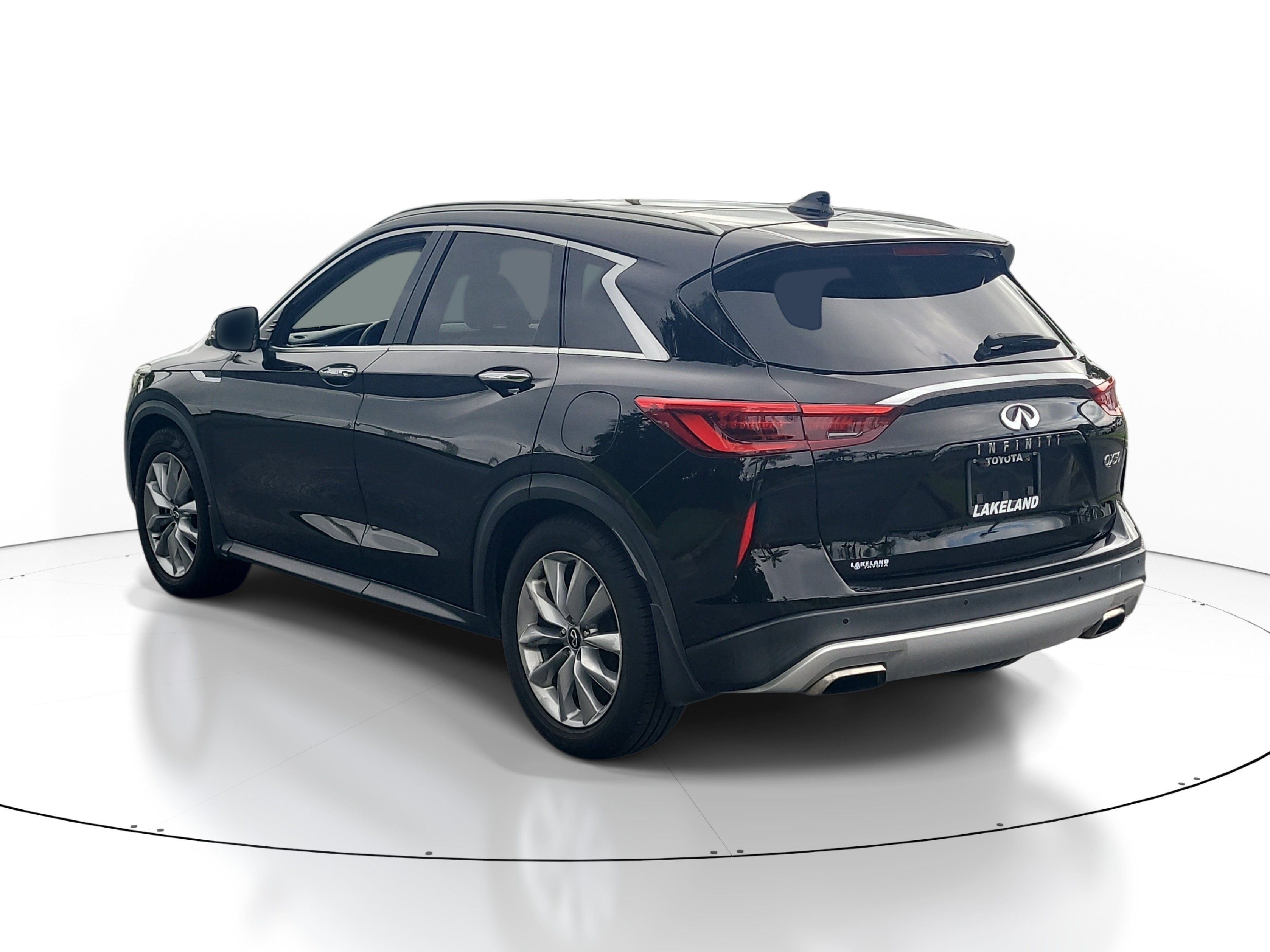 Used 2020 INFINITI QX50 Luxe w/ Navigation Package FWD image 5