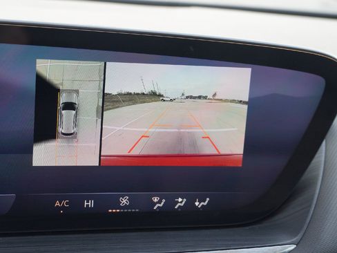 Used 2025 Buick Envision Preferred image 13