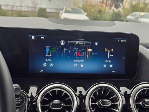 Used 2025 Mercedes-Benz GLA 250 image 30