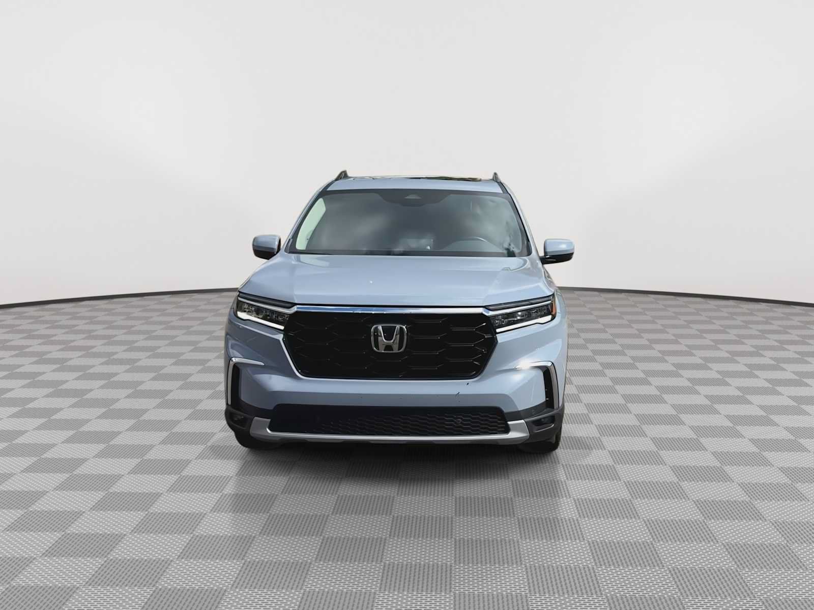 Certified 2024 Honda Pilot Touring image 3