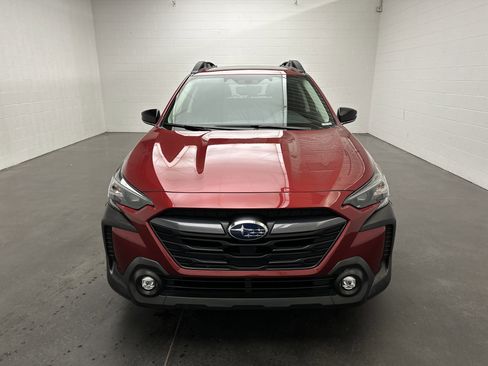 Used 2025 Subaru Outback Premium w/ Popular Package #1A AWD/4WD image 3