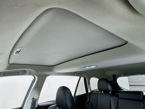 Used 2024 Subaru Outback Touring XT image 16