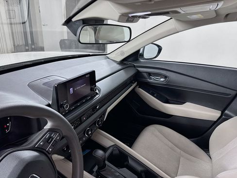 Used 2023 Honda Accord EX image 6