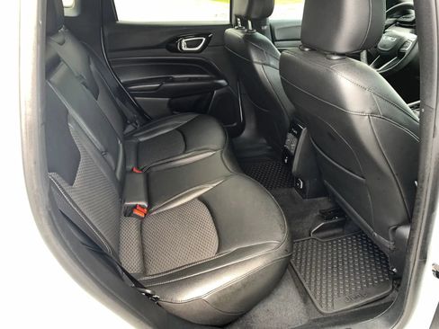 Used 2024 Jeep Compass Latitude AWD/4WD image 31