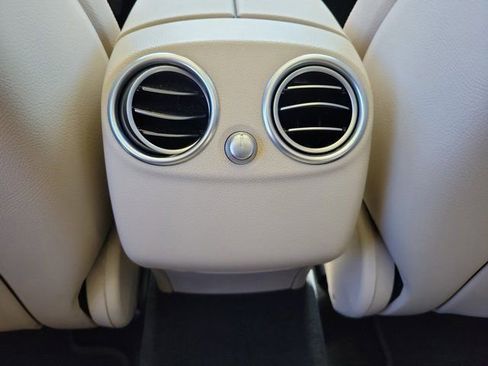 Used 2020 Mercedes-Benz GLC 300 image 16