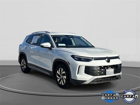 Certified 2025 Volkswagen Tiguan S image 1