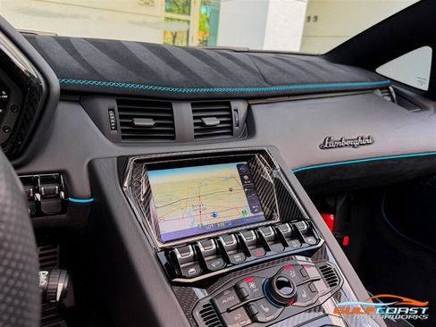 Used 2021 Lamborghini Aventador SVJ AWD/4WD image 18