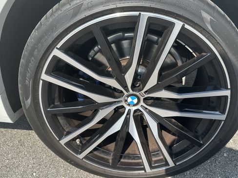Used 2022 BMW X5 M50i w/ Executive Package AWD/4WD image 11