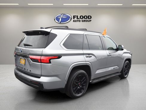 Used 2024 Toyota Sequoia SR5 w/ SR5 Premium Package AWD/4WD image 4