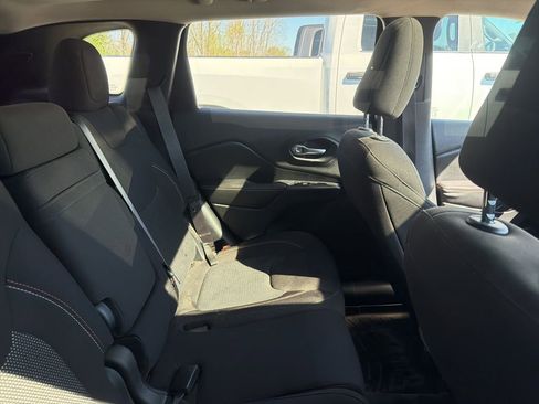 Used 2016 Jeep Cherokee 75th Anniversary image 5