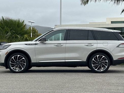 Used 2025 Lincoln Aviator Reserve w/ Equipment Group 201A AWD/4WD image 6