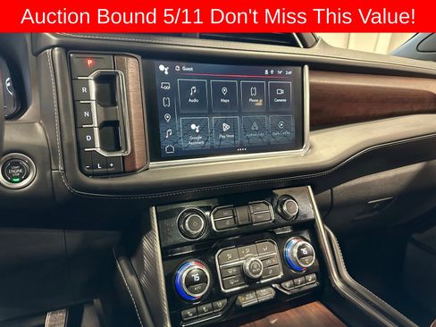 Used 2024 GMC Yukon Denali Ultimate AWD/4WD image 24