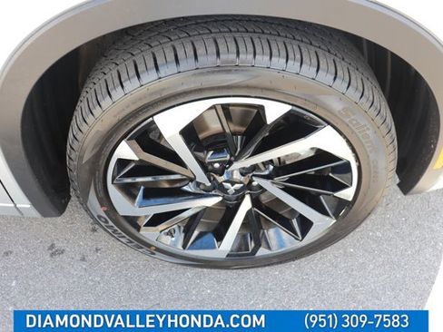 Used 2024 Mitsubishi Outlander 4WD Plug-In Hybrid image 34