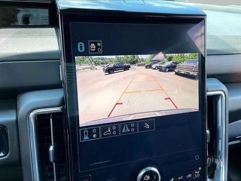 Used 2025 GMC Yukon Denali AWD/4WD image 11