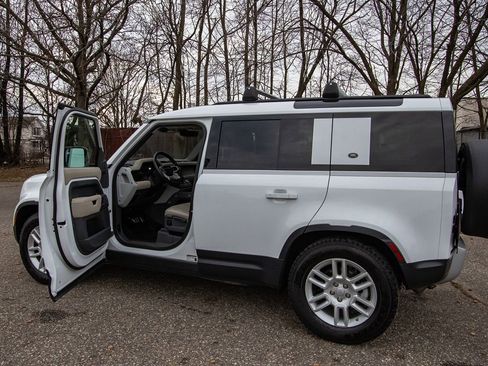 Used 2020 Land Rover Defender 110 S image 6