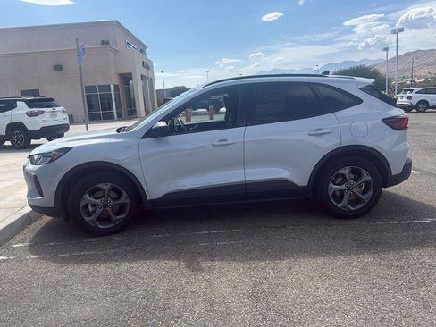 Used 2025 Ford Escape ST-Line FWD image 4