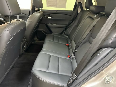 Certified 2025 Nissan Rogue SL w/ Tech Package image 19