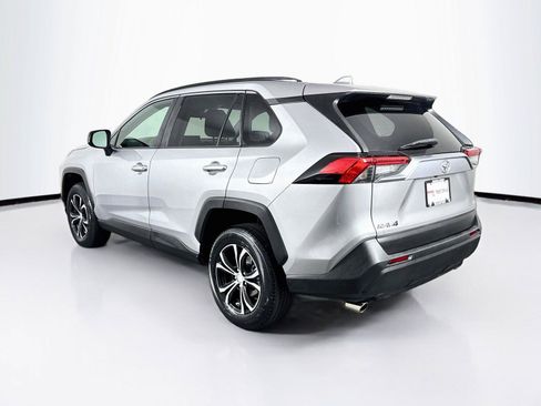 Used 2020 Toyota RAV4 LE FWD image 11