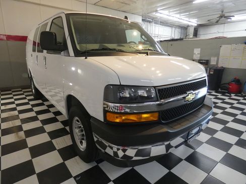 Used 2023 Chevrolet Express 2500 w/ Driver Convenience Package image 3