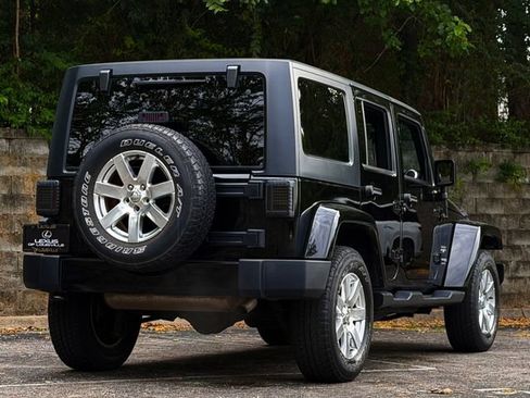 Used 2018 Jeep Wrangler Unlimited Sahara w/ Connectivity Group AWD/4WD image 7