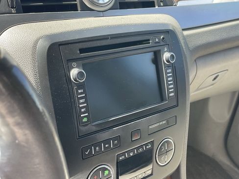 Used 2012 Buick Enclave Leather w/ LPO, Cargo Convenience Pkg image 9