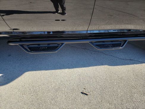 Used 2018 RAM 2500 SLT w/ Luxury Group image 12