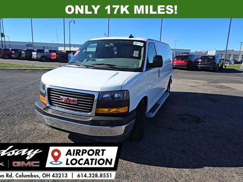 Used 2024 GMC Savana 2500 w/ Driver Convenience Package image 4
