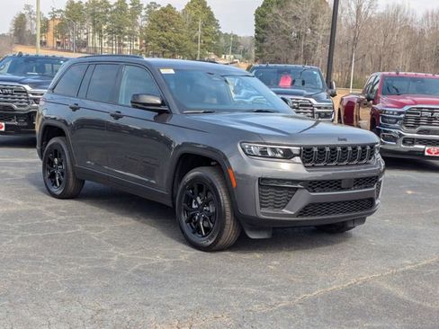 New 2026 Jeep Grand Cherokee 4WD image 2