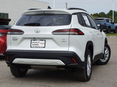 Used 2026 Toyota Corolla Cross LE AWD/4WD image 9