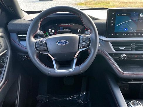 Used 2025 Ford Explorer ST-Line w/ ST-Line Street Pack image 5