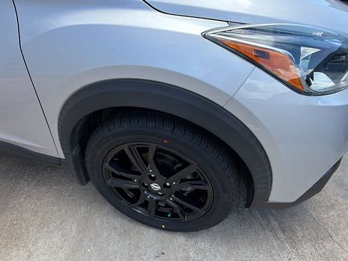 Used 2020 Nissan Kicks SV FWD image 10