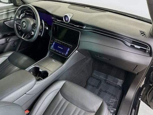 Used 2023 Maserati Grecale GT image 33
