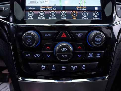 Used 2021 Jeep Grand Cherokee Laredo X image 25