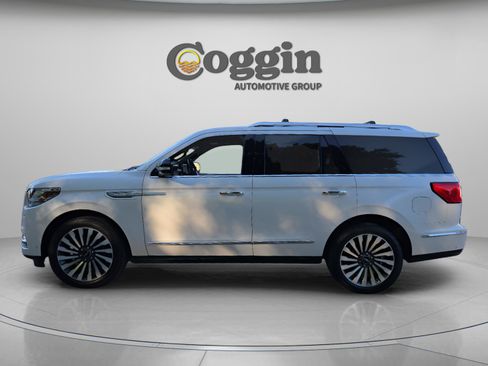 Used 2019 Lincoln Navigator Reserve AWD/4WD image 2