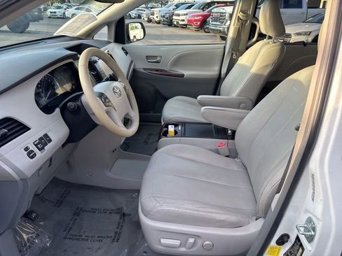 Used 2012 Toyota Sienna XLE w/ XLE Navigation Pkg AWD/4WD image 11