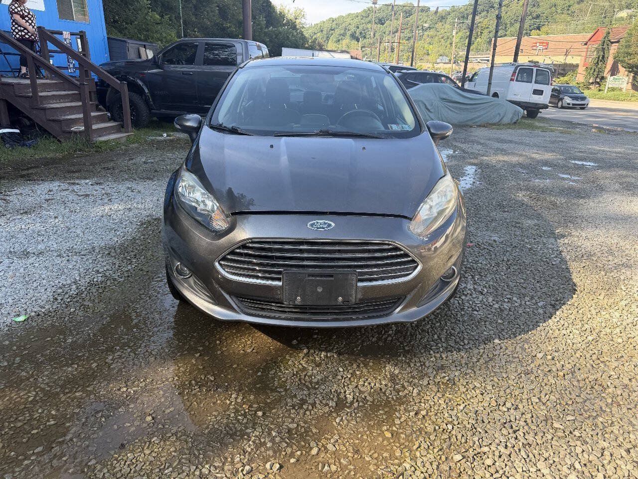 Used 2016 Ford Fiesta SE w/ Equipment Group 201A FWD image 5
