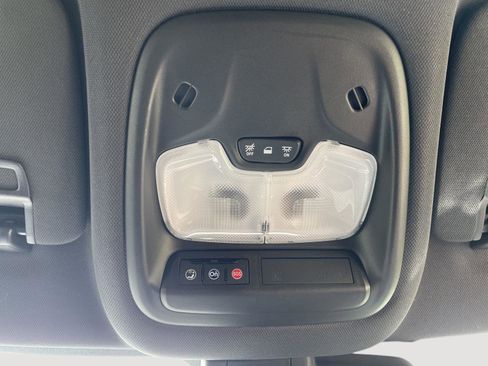 Used 2022 Chevrolet TrailBlazer RS w/ Technology Package image 7