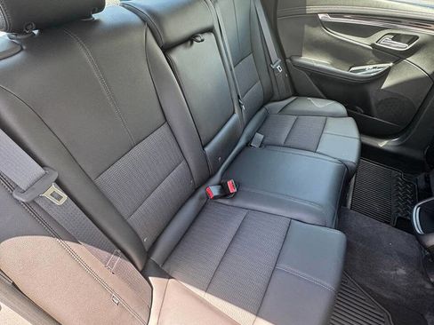 Used 2016 Chevrolet Impala LT FWD image 10
