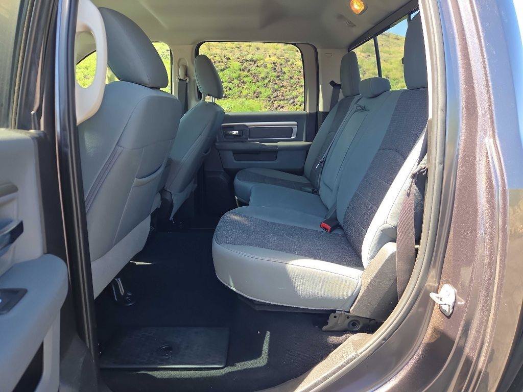Used 2019 RAM 1500 Classic SLT w/ Luxury Group RWD image 14