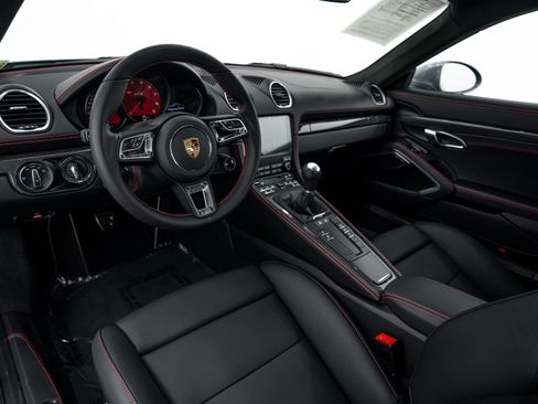 Certified 2025 Porsche 718 Cayman GTS RWD image 4